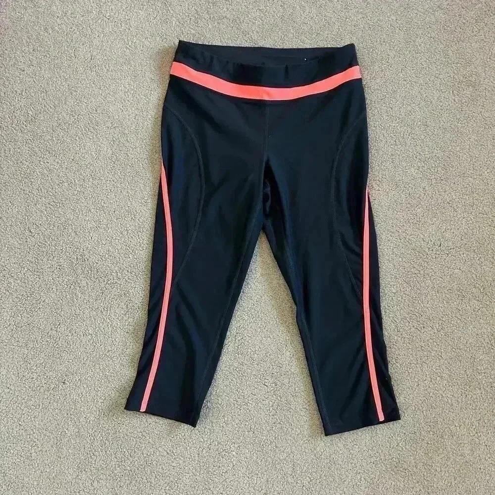 Xersion Performance Wear Fitted Capri Pants Workout Athletic Yoga Leggings M